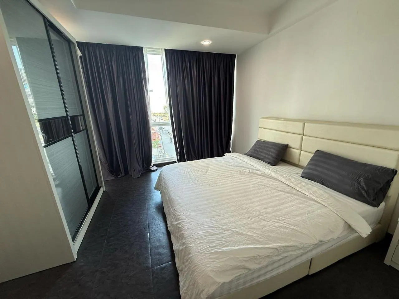 Spacious 4Br Family Suites In George Town